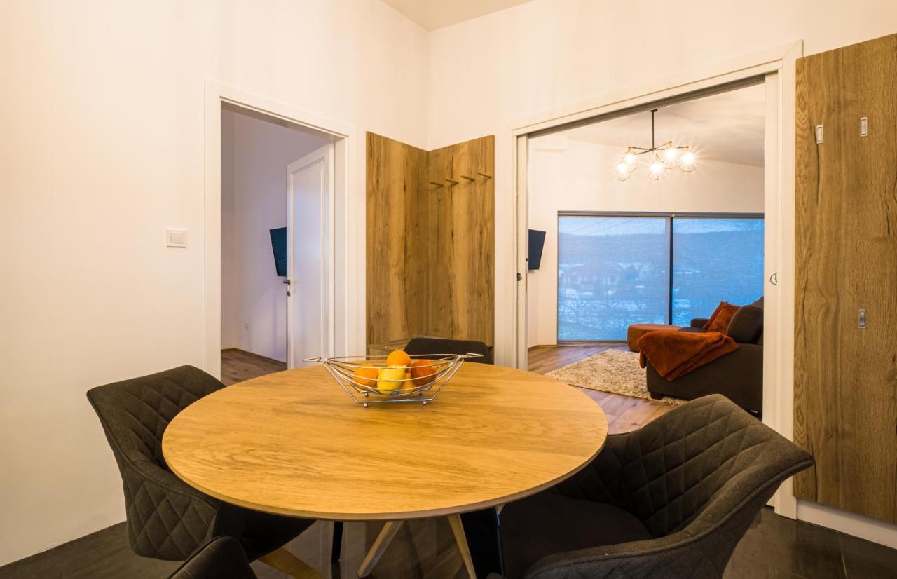 Appartamento Epl Luxury Eplény Esterno foto