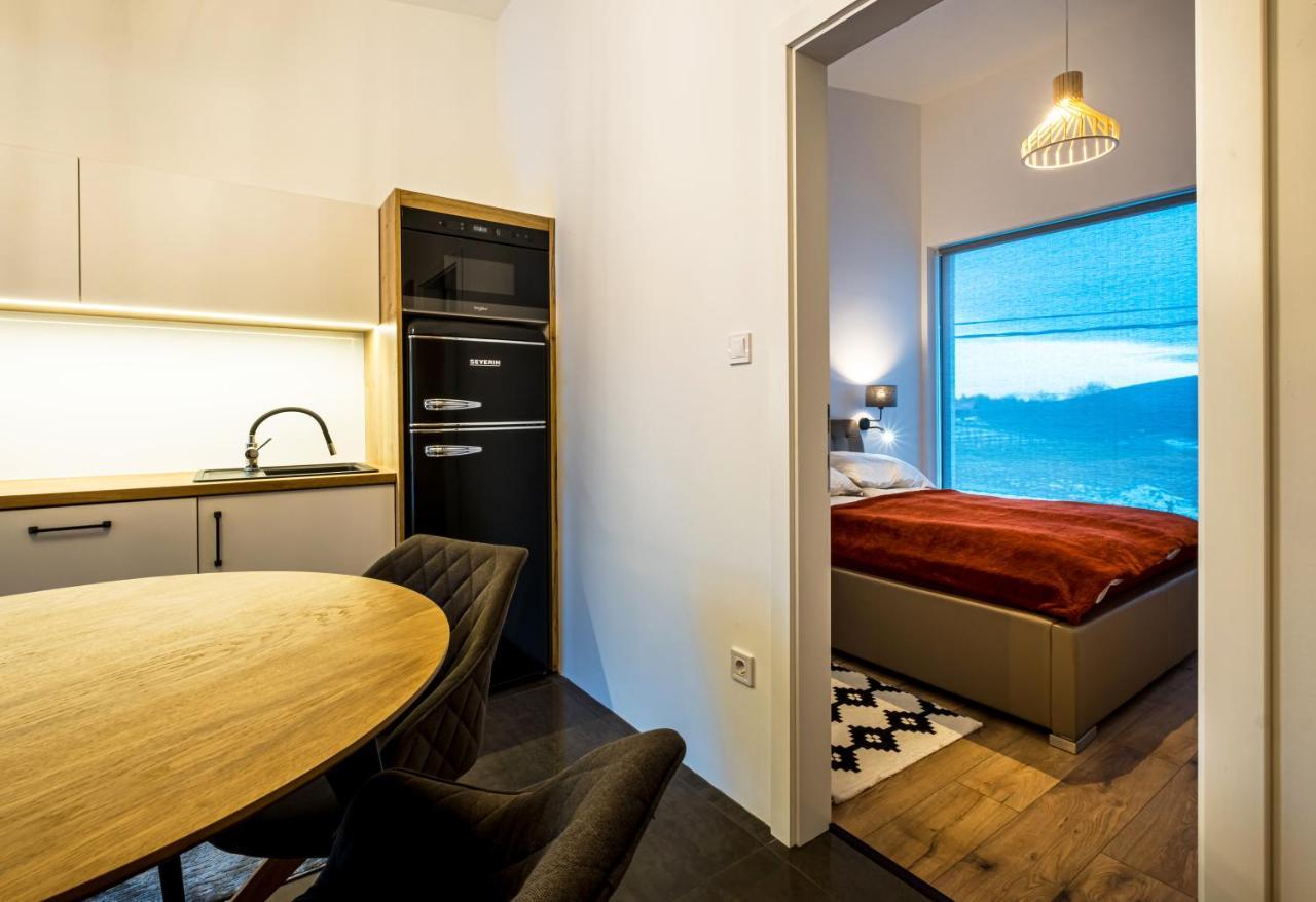 Appartamento Epl Luxury Eplény Esterno foto