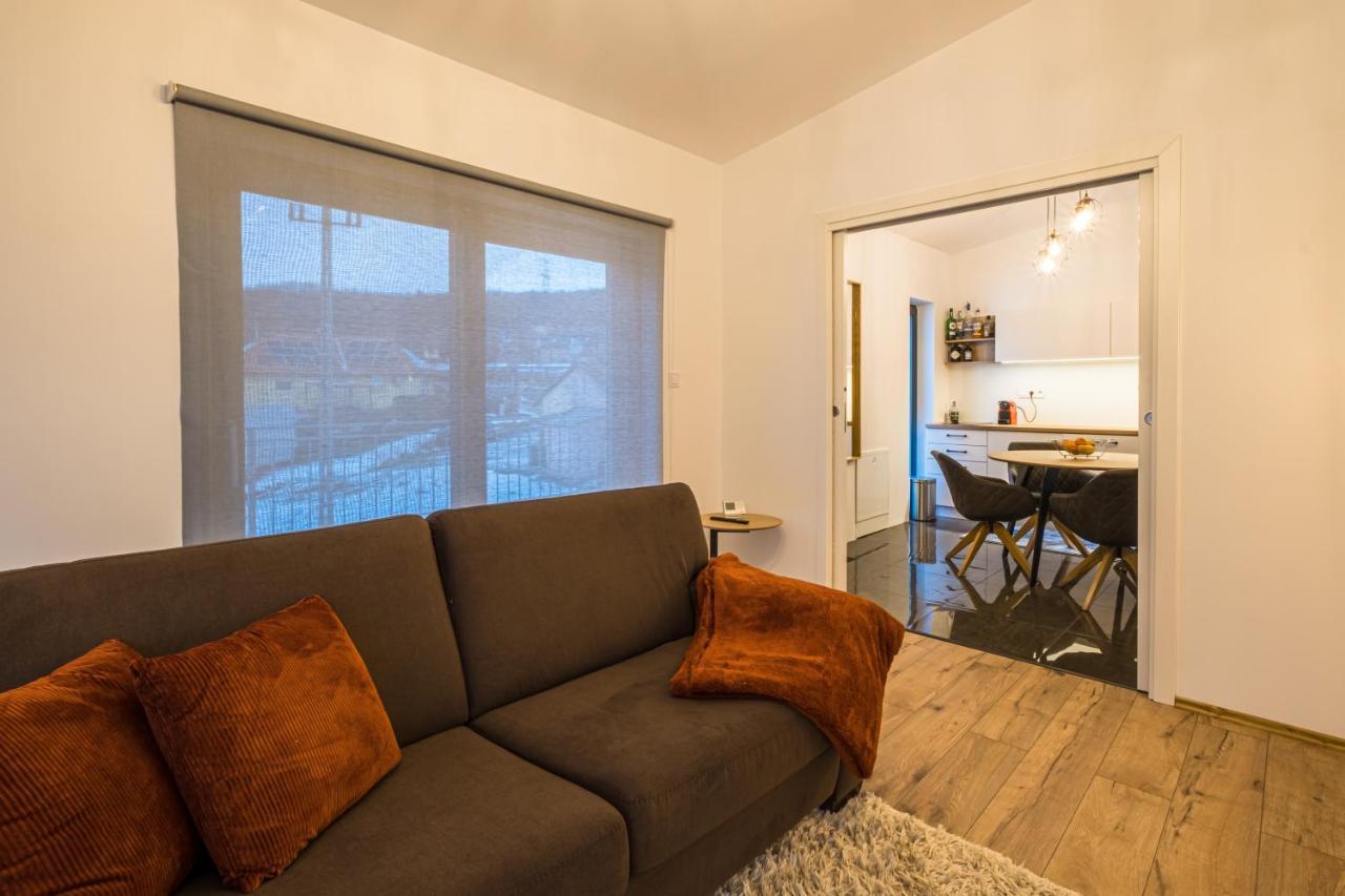 Appartamento Epl Luxury Eplény Esterno foto
